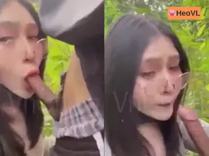 đi dã ngoại tiện xxx gấu ở trong rừng
