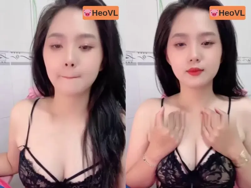 Con ghệ răng khểnh khoe cây hàng tròn trắng